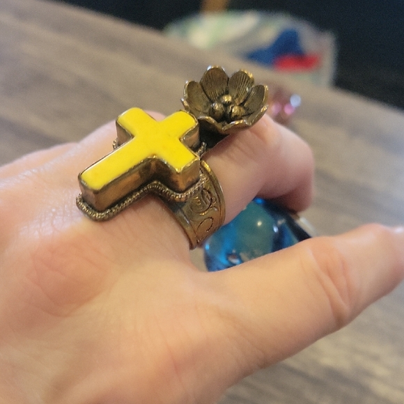 Beautiful South West Boho Cross Ring W/ STONES